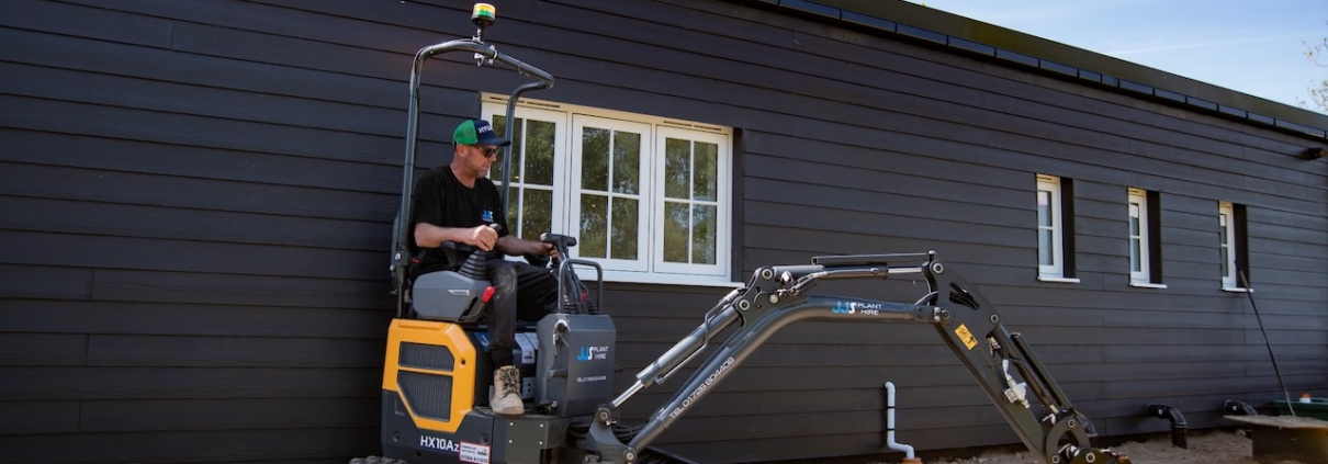 JJ Sugrue adds two Hyundai excavators to fleet through Tobin dealership