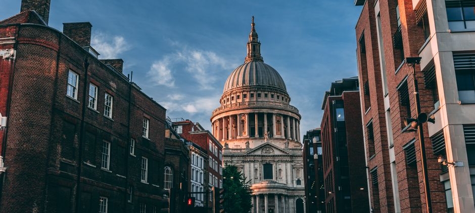 DfT seeks market input on national digital map of England's roads